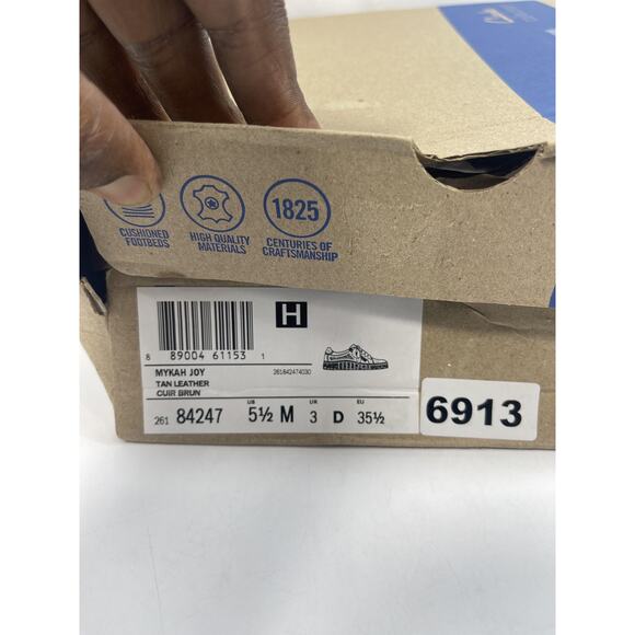 Clarks Collection Shoes Womens Size 5.5 Tan Mykah Joy Zip Sneakers New Box - Picture 13 of 14